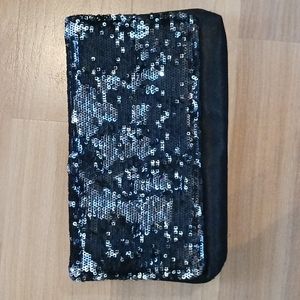 Sequin clutch